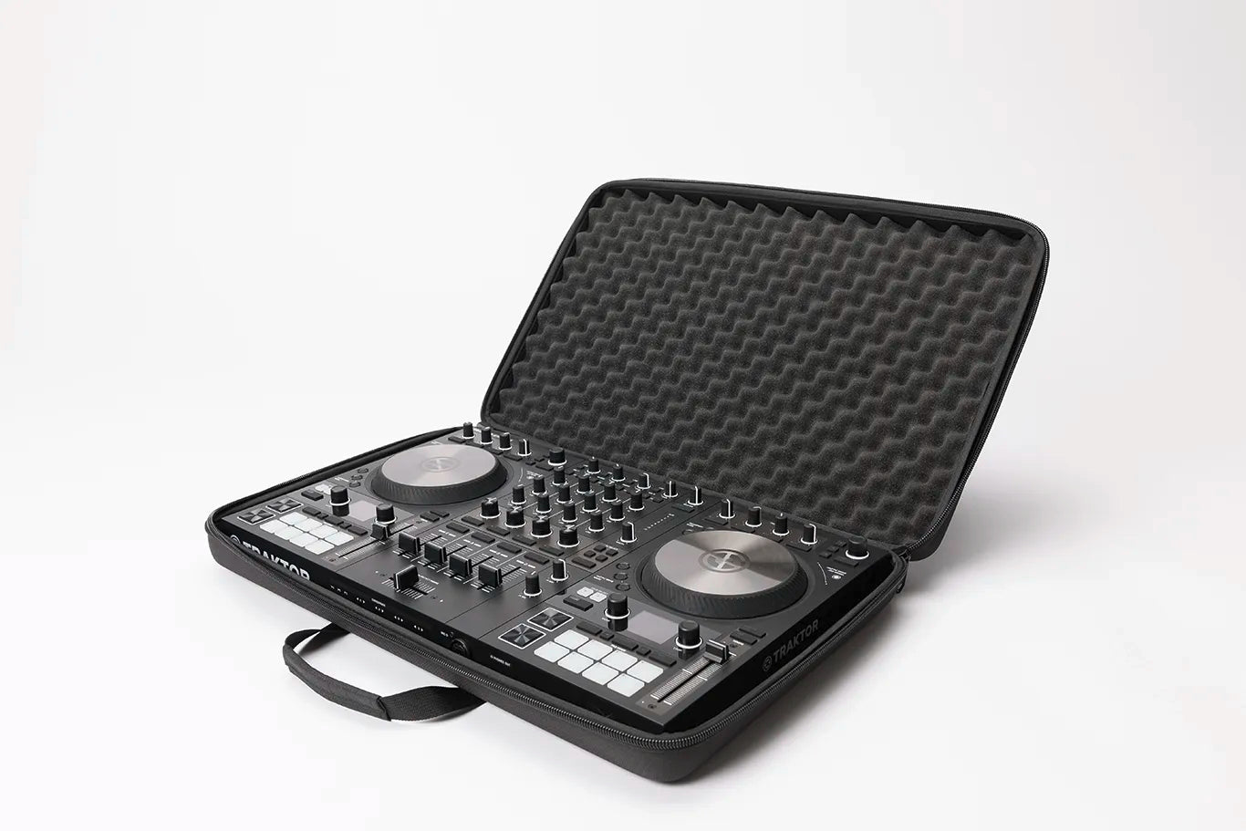 Une photo de notre produit CTRL CASE XL PLUS de la marque Magma disponible sur notre boutique en ligne..